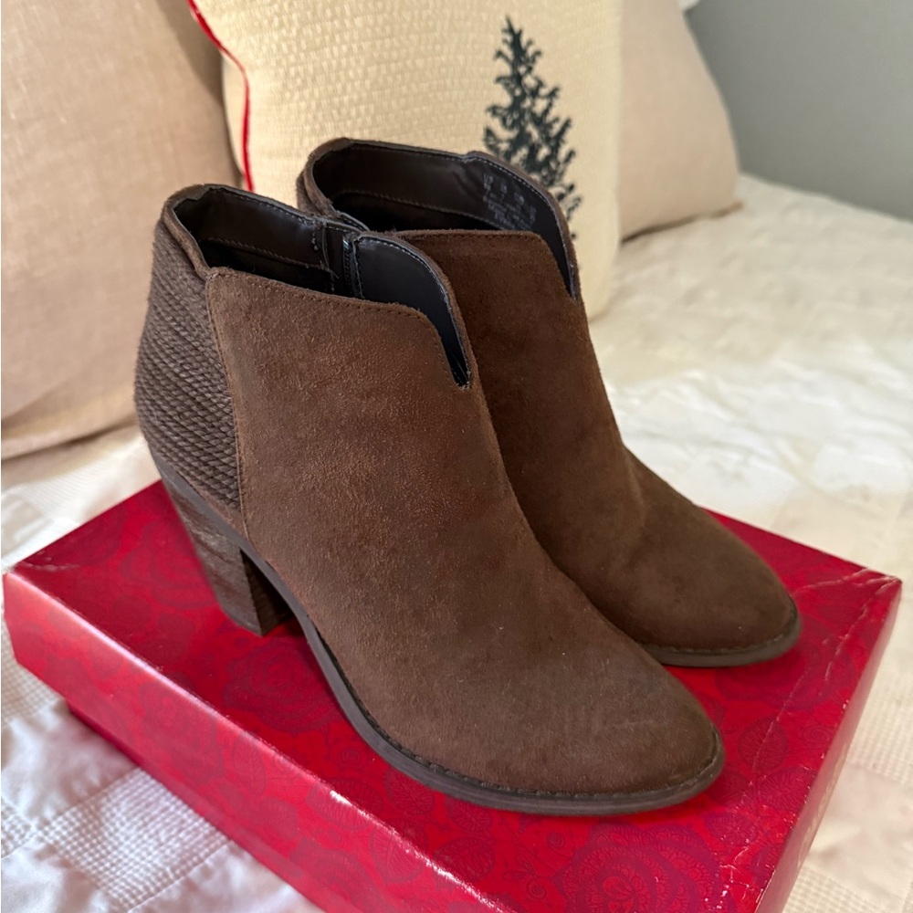 Carlos Santana Dark Brown Ankle Booties